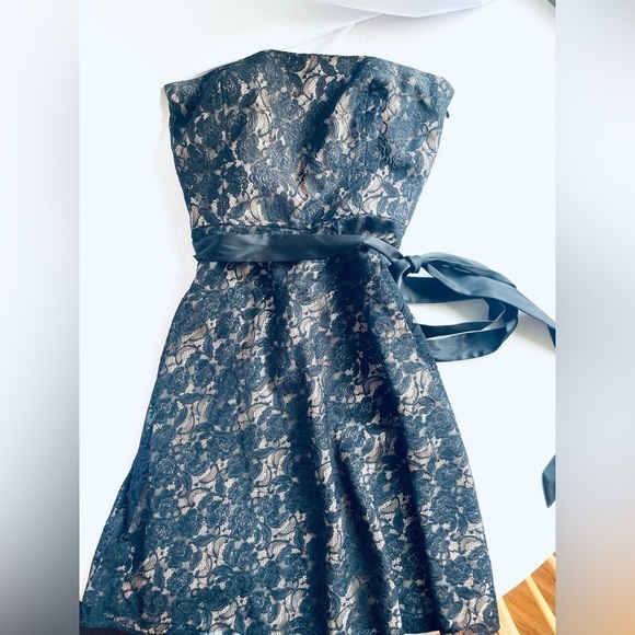 LOFT Elegant Black Lace Overlay Strapless Fit and Flare Cocktail Dress - Size 2P - Picture 14 of 14